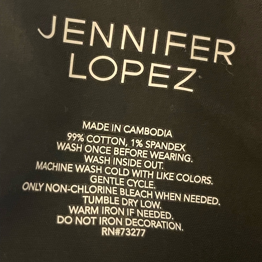 🤍💎💎Jennifer Lopez Dark Blue Distressed Jean Shorts - Picture 11 of 12